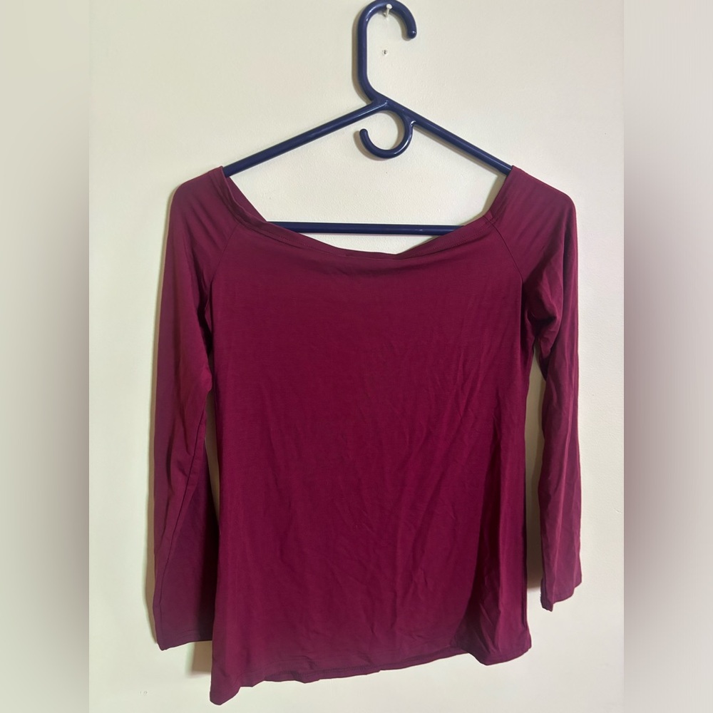 Red stretchy top - Picture 2 of 4